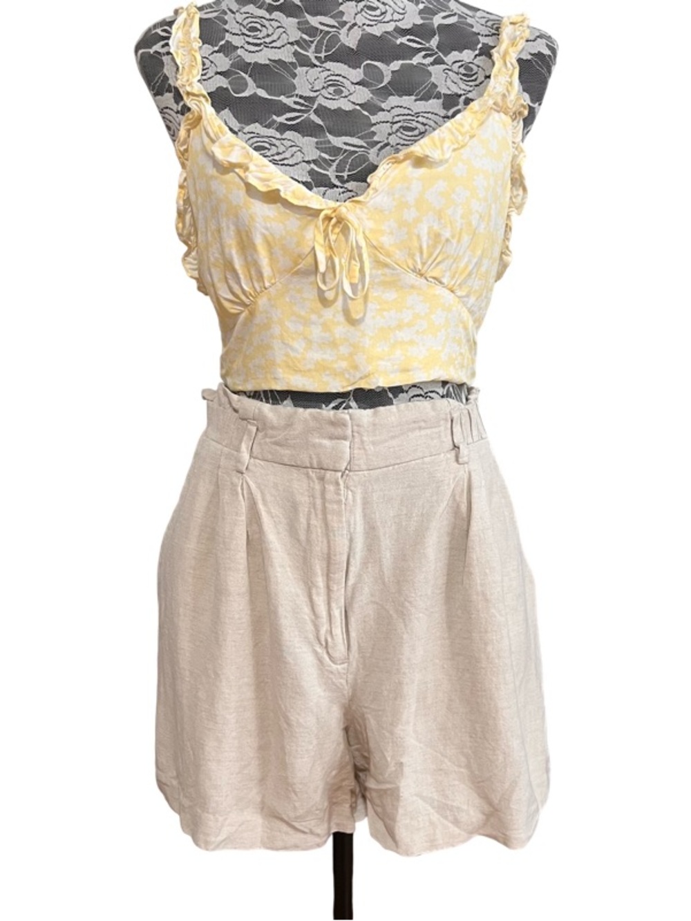 H&M Light Cream High-Waist Linen-Blend Shorts